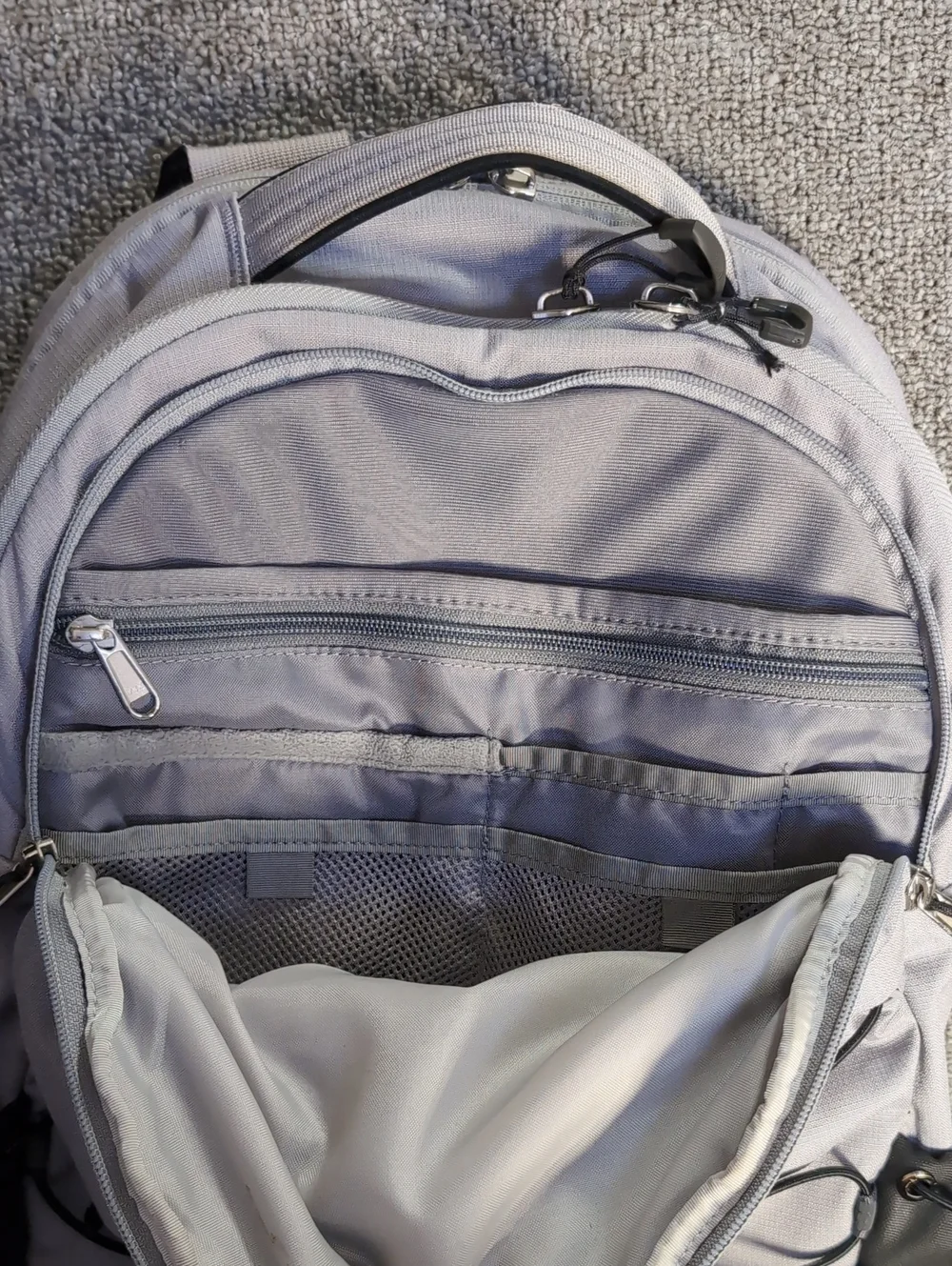 The North Face Borealis Backpack - Gray/Black
